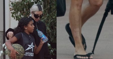 Kim Kardashian obnaża PRZEBARWIENIA NA NOGACH, odbierając dzieci z koszykówki (ZDJĘCIA)