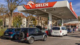 Obniżki cen paliw na wakacje ulżą portfelom Polaków. Inaczej będzie z inflacją