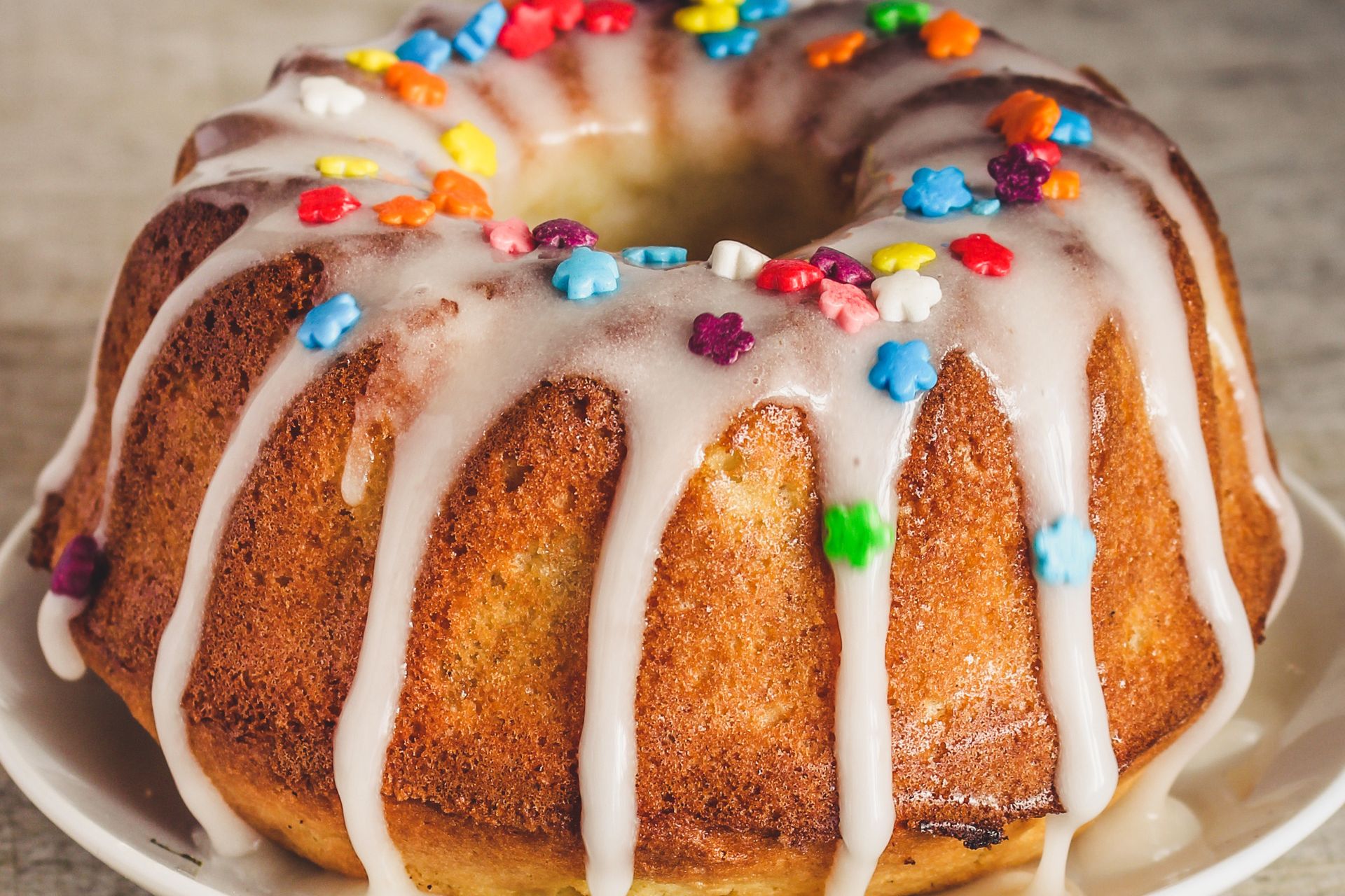 Pulchna i wilgotna babka na ostatnią chwilę. Zniknie co do okruszka