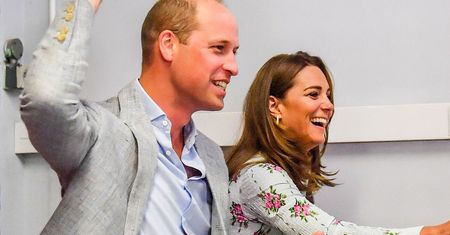 Kate i William śmieją się i trzymają za ręce. Tak przywitali nowy rok