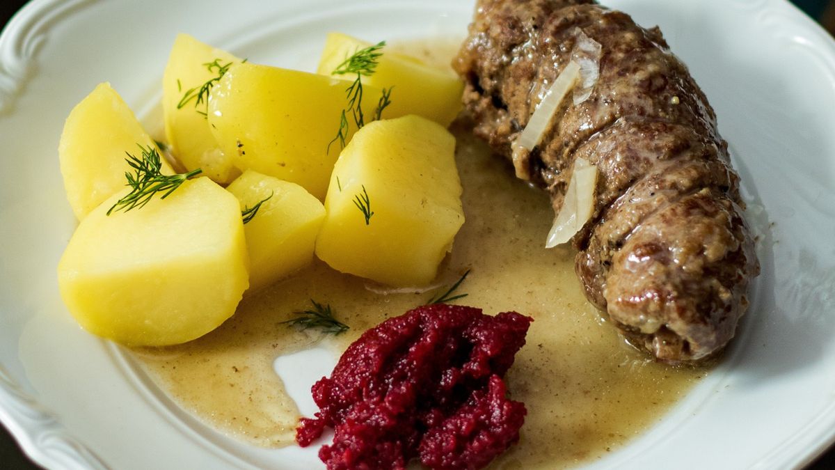 Roladki z ziemniakami i buraczkami ćwikłowymi