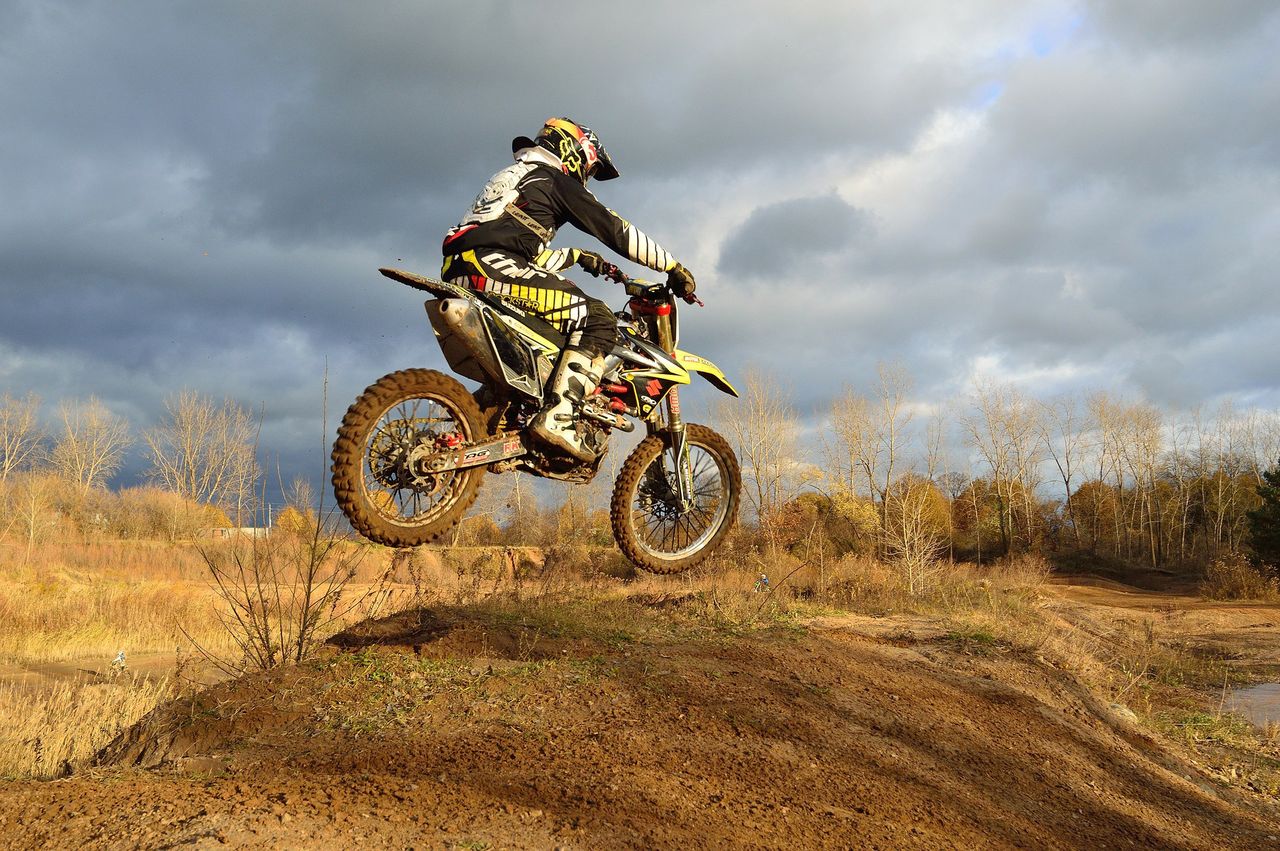 Olecko: Głośne silniki, kurz i adrenalina. Finał AMIC Energy Super Pucharu Motocross już w ten weekend! Nie przegap widowiska na żywo