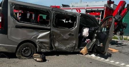 Bus wywrócił się, ludzie z niego wypadli. Tragedia na A1