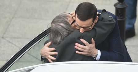 Wielkanoc 2021. Trudna decyzja Mateusza Morawieckiego ws. świąt