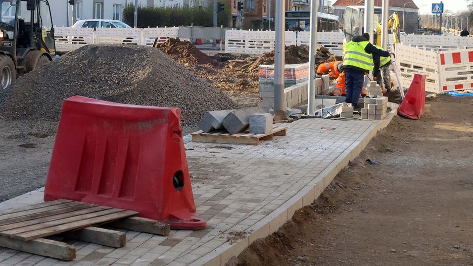 Zobacz, które drogi na Dolnym Śląsku zyskają nowe oblicze i gdzie rozpoczną się kolejne remonty. Sprawdź pełną listę inwestycji w twojej okolicy &gt;&gt;&gt;&gt;