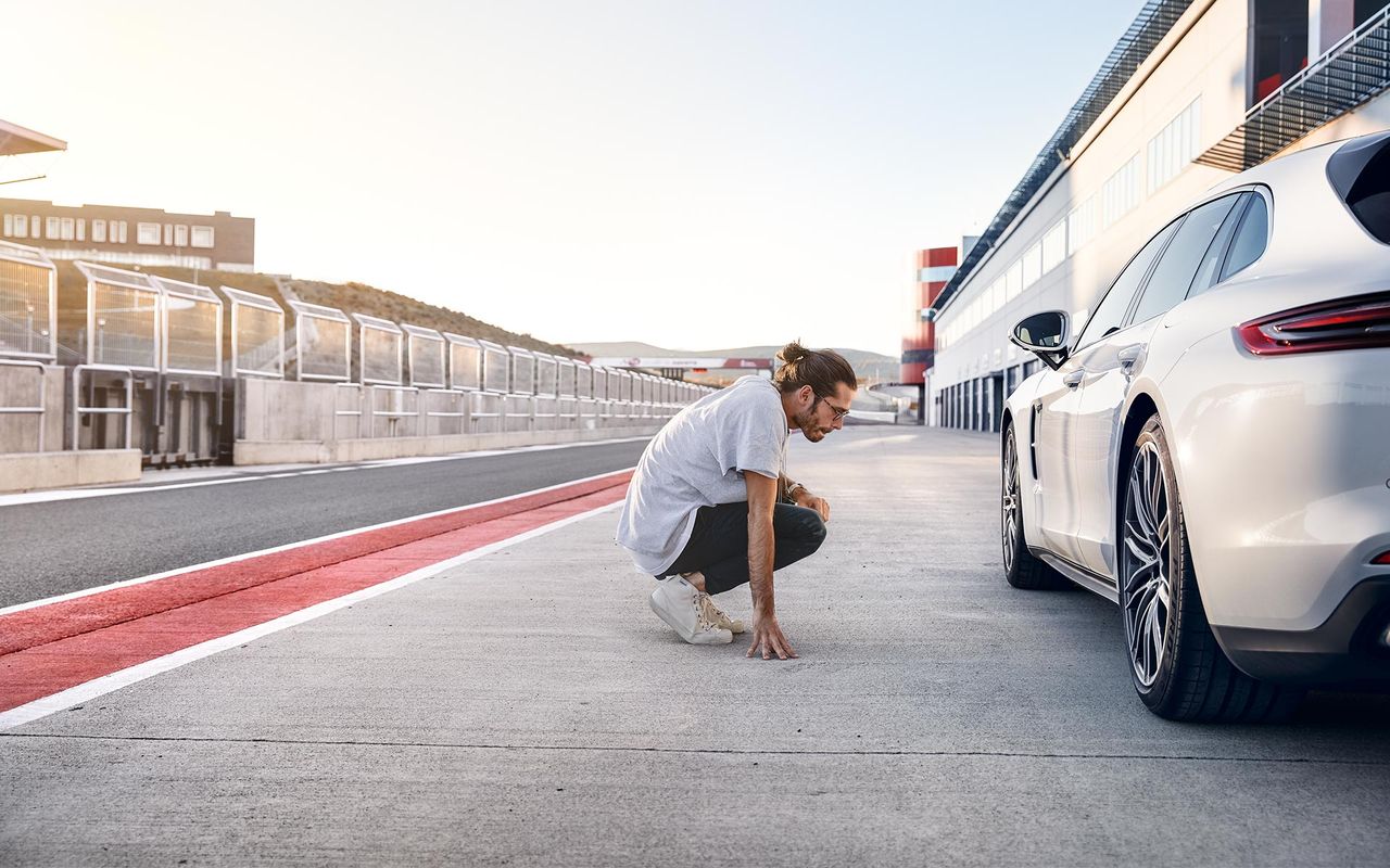 Czas coś przeżyć! Nowa kampania Porsche z Radzimirem Dębskim