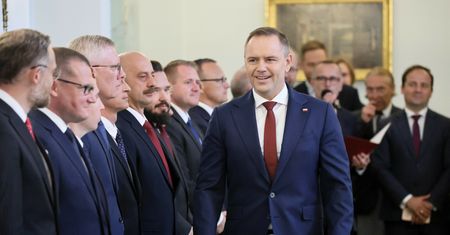 KPRP: pensje ministrów takie jak w rządzie