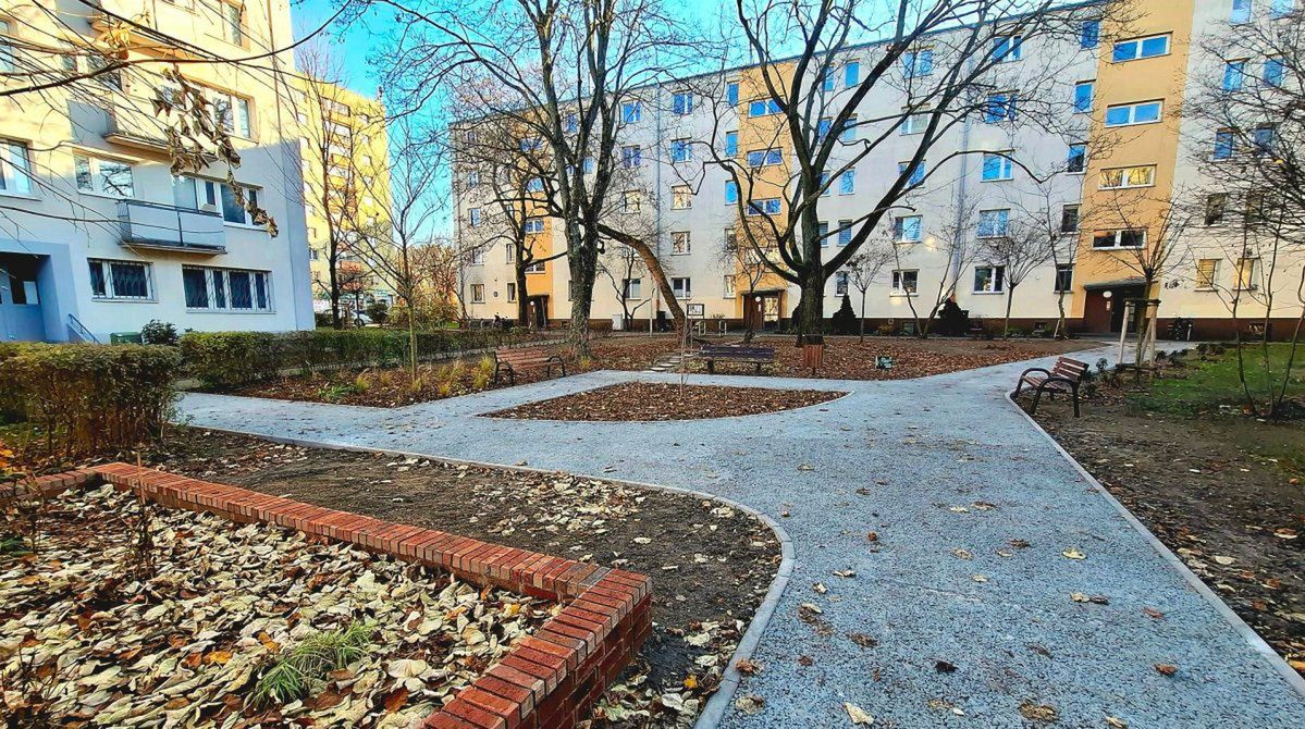 Warszawa: Przebudowa podwórek przy ul. Niskiej