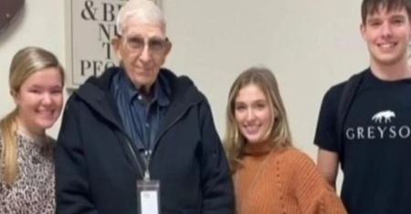 80-latek musiał iść do pracy. Nie do wiary, co zrobili młodzi ludzie