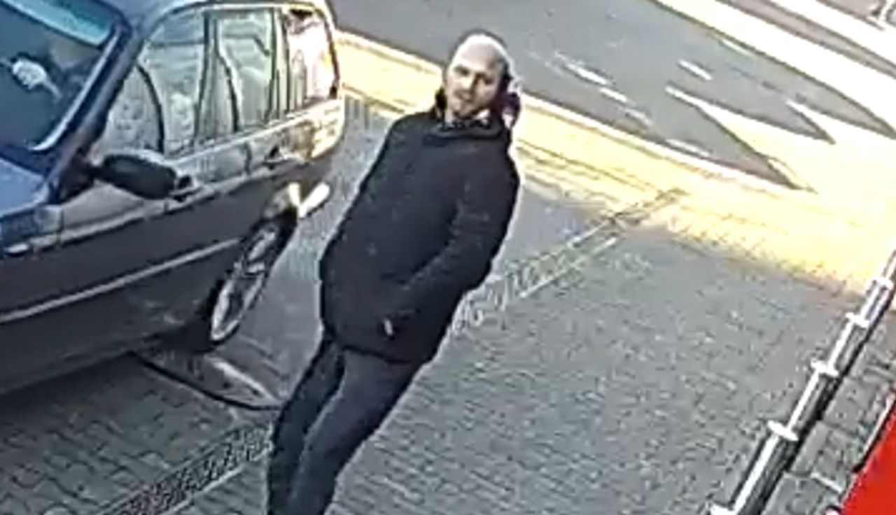 Rozglądał się. Skandal, co zrobił po chwili. Cała Polska się dowie