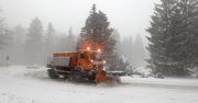 Zakopane pod śniegiem. Białego puchu jest tyle, że wywożą go ciężarówkami