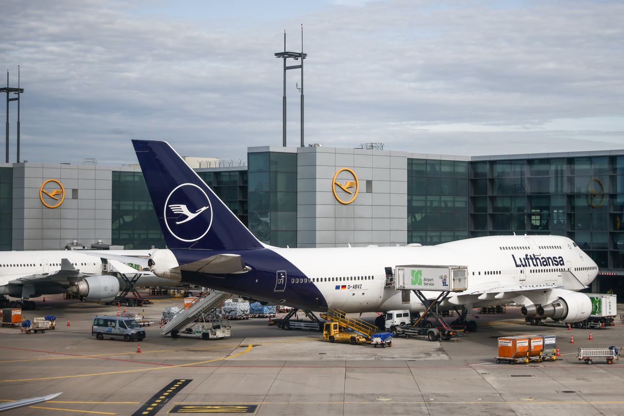Potężne zwolnienia w Lufthansie. Niemiecki przewoźnik zwolni 4 tys. osób.