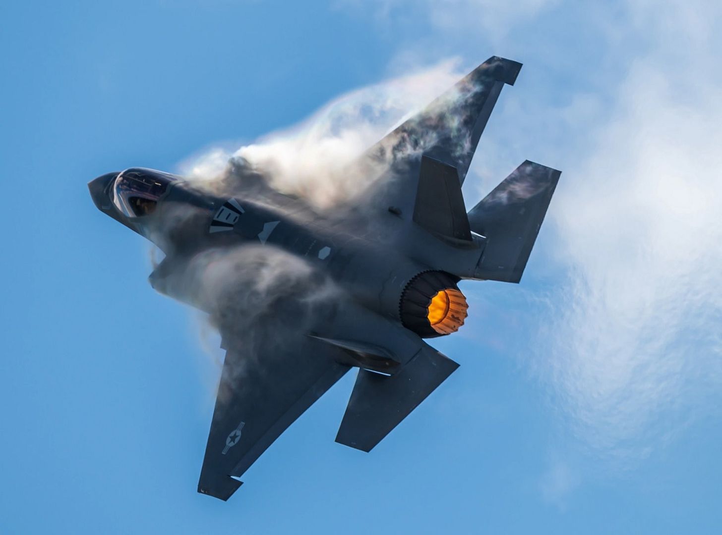Samoloty F-35 pozostaną z dotychczasowym napędem, który będzie modernizowany