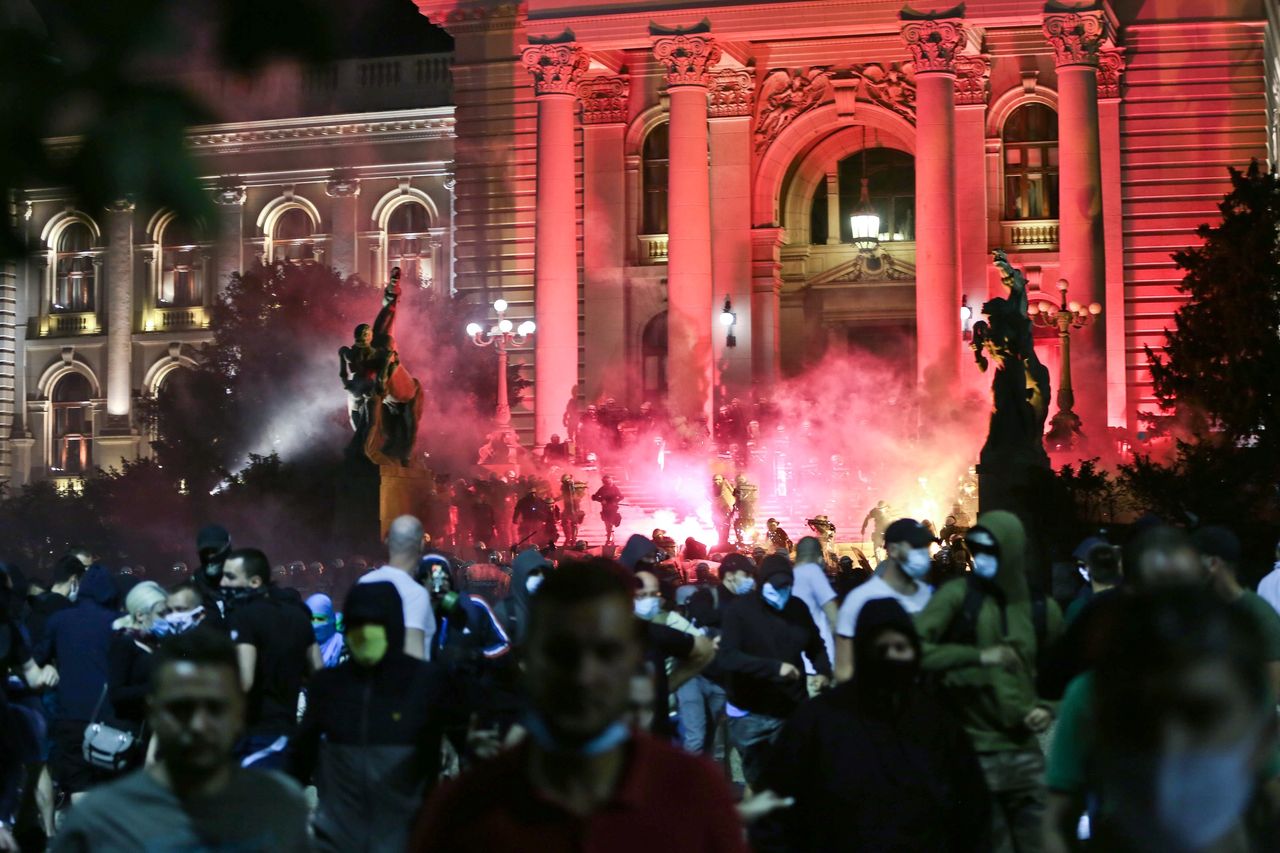 Kolejne kraje mówią, że mają dość. Na ulice wyszli Serbowie i Bułgarzy