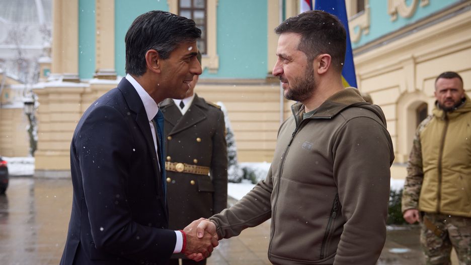 Ukrainian President Zelensky meets Britain's Prime Minister Sunak in Kyiv
epa10314694 A handout photo made available by the Ukrainian Presidential Press Service shows Ukrainian President Volodymyr Zelensky during a meeting with Britain's Prime Minister Rishi Sunak in Kyiv (Kiev), Ukraine, 19 November 2022, amid Russia's invasion. Britain's Prime Minister Sunak made his first visit to Kyiv, where he pledged that the UK will continue to support Ukraine and to provide a new package of air defense to help protect civilians and critical national infrastructure from Russian strikes.  EPA/UKRAINIAN PRESIDENTIAL PRESS SERVICE HANDOUT -- MANDATORY CREDIT: UKRAINIAN PRESIDENTIAL PRESS SERVICE -- HANDOUT EDITORIAL USE ONLY/NO SALES 
Dostawca: PAP/EPA.
UKRAINIAN PRESIDENTIAL PRESS SERVICE HANDOUT