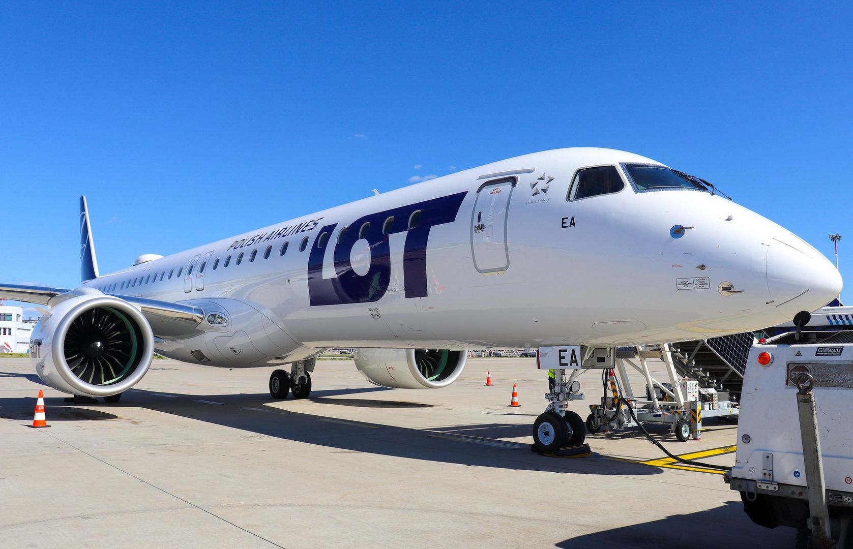 Embraer E195-E2 pierwszy rejs w barwach LOT-u odbył w ubiegłą niedzielę 