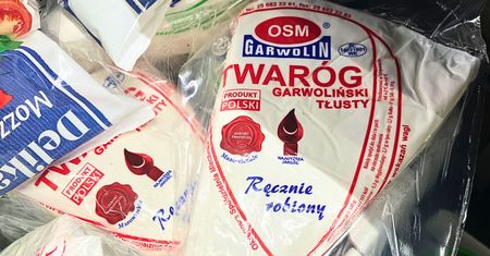 W Biedronce jest dobry twaróg na gzik. Prosty skład, ale czy wychodzi taniej?