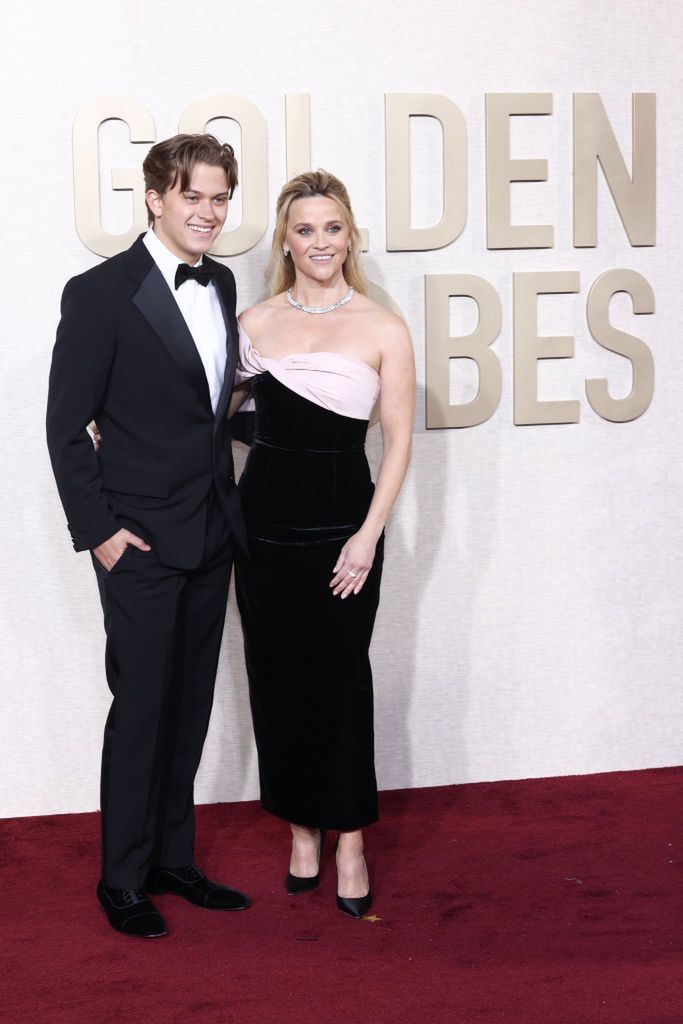 Reese Witherspoon z synem Deaconem na gali rozdania Złotych Globów 2024