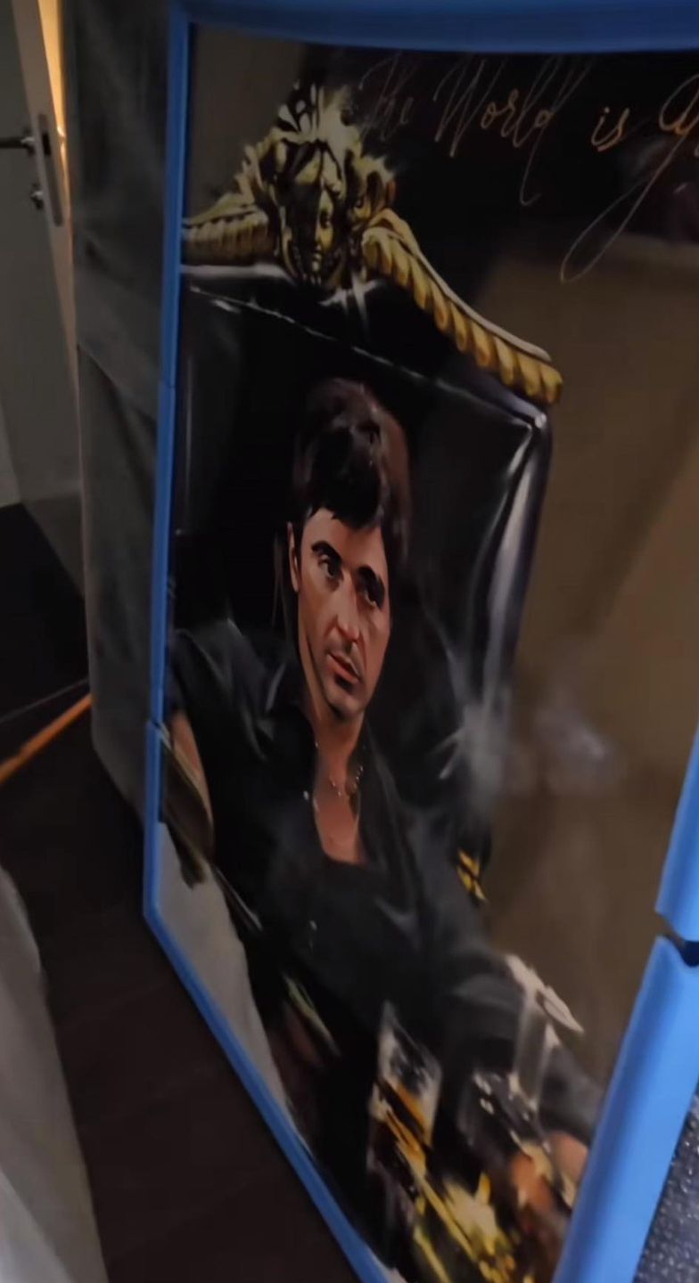 Wojtek Gola pokazał apartament na Złotej 44