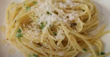 Przepis na spaghetti al limone. Prosty makaron, który robi wrażenie
