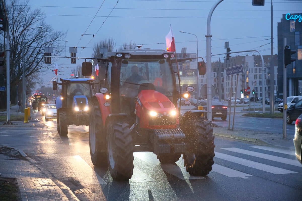 Spontaniczny przejazd rolników do centrum Lublina