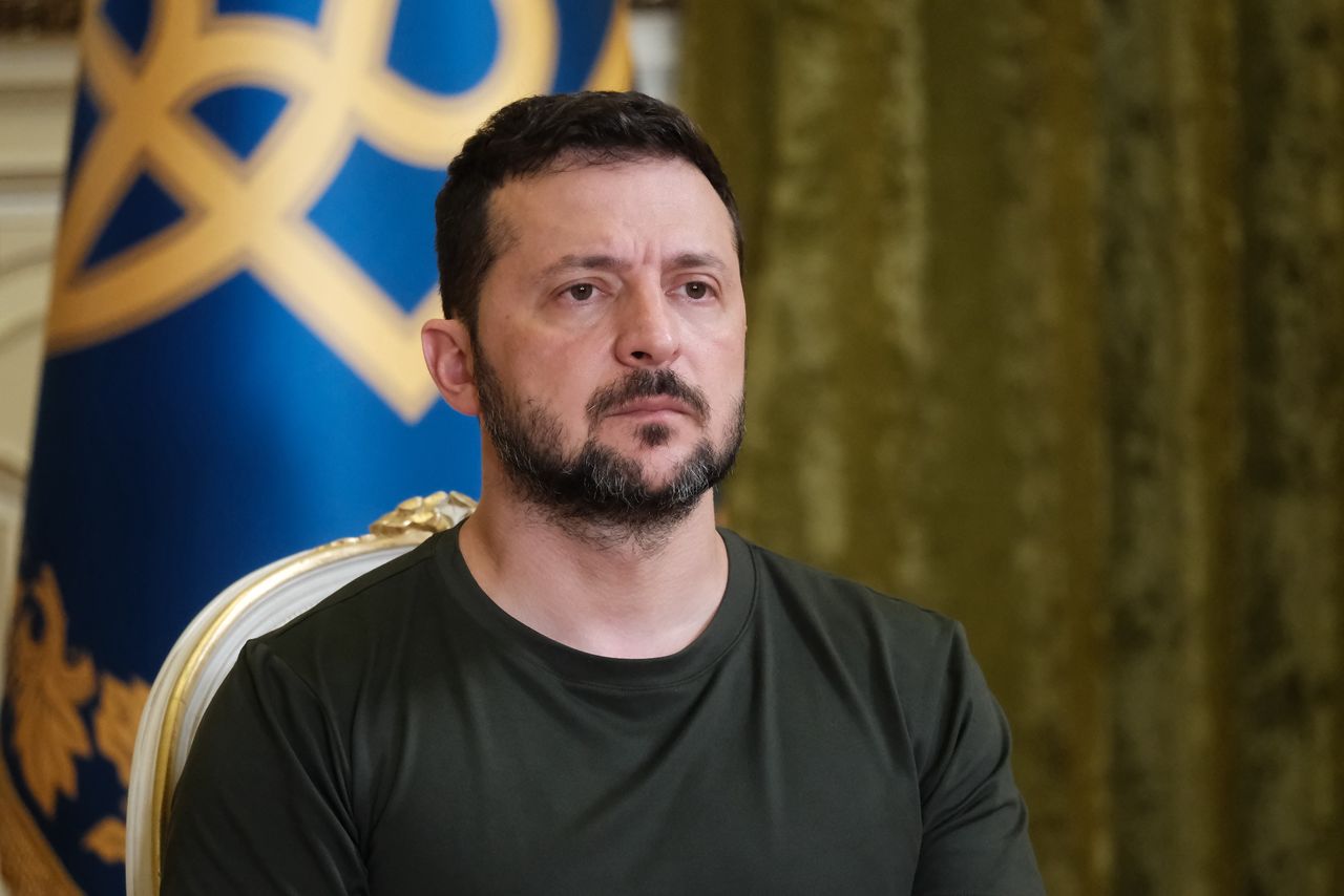 Volodymyr Zelensky appeals for permission to attack Russian territory. Airports are the target.