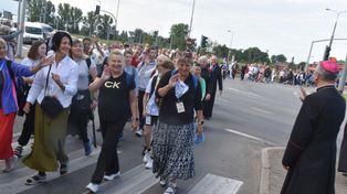 Pielgrzymi już idą na Jasną Górę. Do przejścia 400 km w trzynaście dni