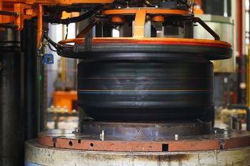 400 nowych miejsc pracy. Koreańczycy mają zacząć zatrudniać w tym roku