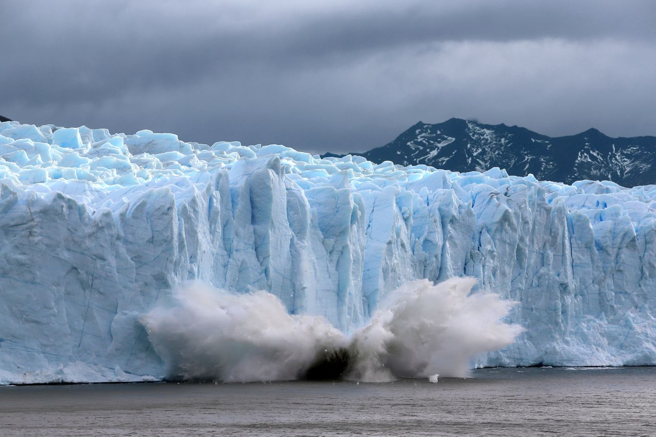 Topnienie lodowców to jeden z efektów globalnego ocieplenia