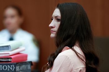 Proces Lindsay Clancy unieważniony. Ujawniono przeszłość ławnika