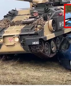 Czołg zmiażdżył samochód. Fala krytyki po filmie burmistrza