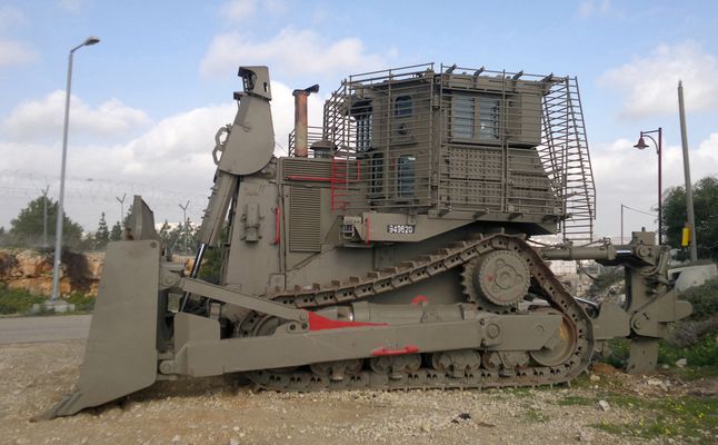 Opancerzony buldożer IDF Caterpillar D9