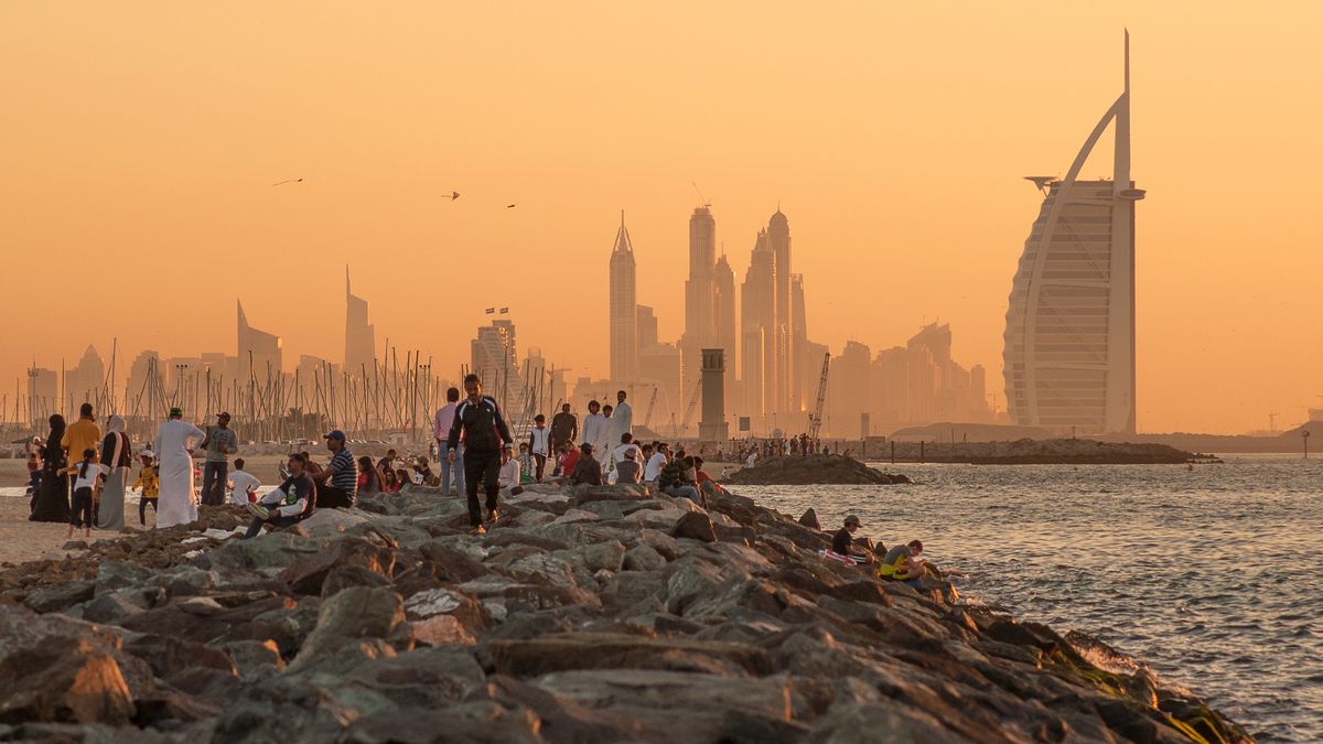 People At Observation Point Against Sky During Sunset
Photo Taken In United Arab Emirates, Dubai
Bin Wang / EyeEm
horizontal image