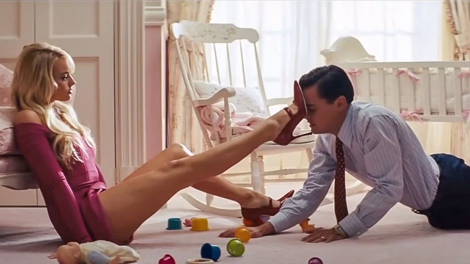 Margot Robbie i Leonardo DiCaprio w filmie "Wilk z Wall Street"