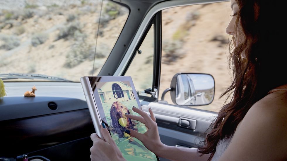 Połóż, postaw, trzymaj w dłoni, powieś, czyli Lenovo Yoga Tablet 2 Pro w praktyce 1