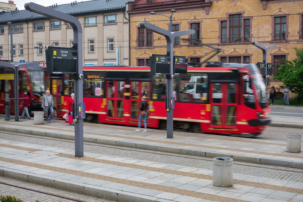 Śląskie. ZTM zamontował 57 nowych elektronicznych tablic informacyjnych na przystankach w 11 miastach Górnośląsko-Zagłębiowskiej Metropolii.