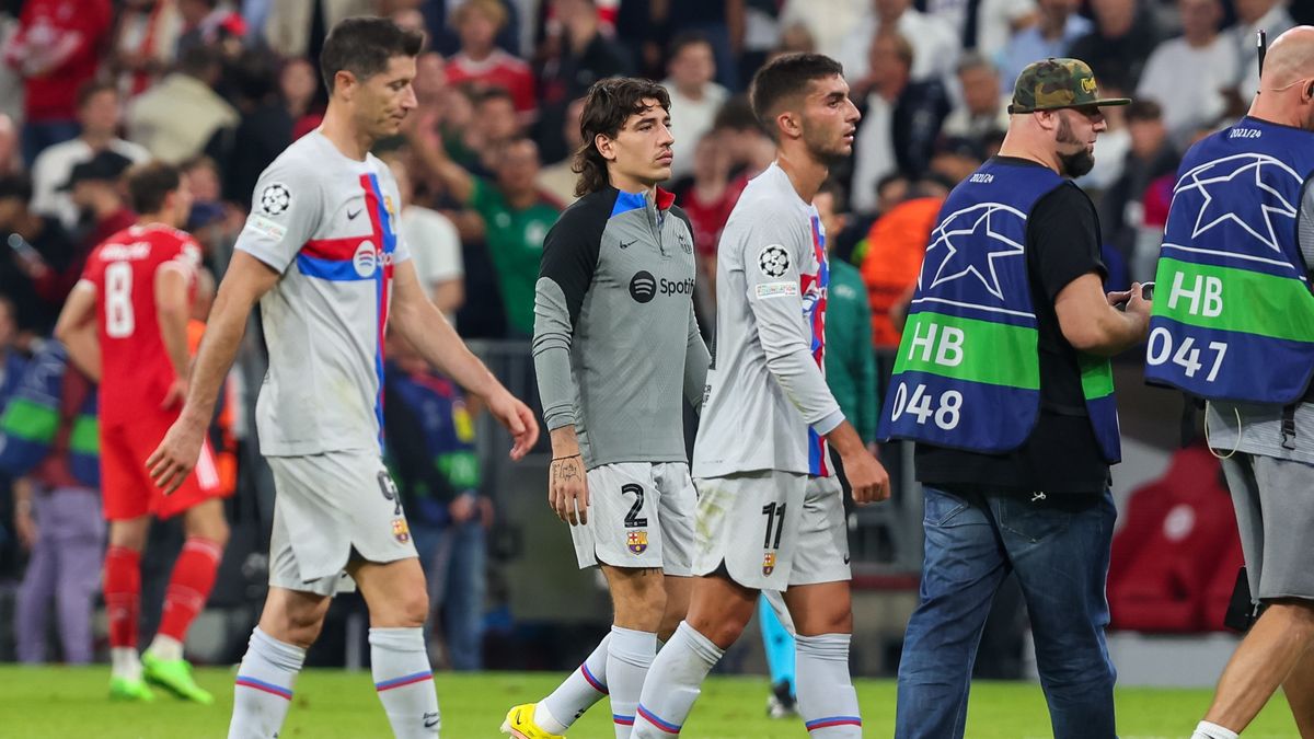 Hector Bellerin of FC Barcelona during the UEFA Champions League match between FC Bayern Munich v FC Barcelona at Allianz Arena in Munich, Germany. (Photo by DAX Images/NurPhoto via Getty Images)