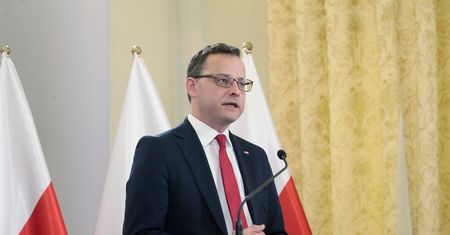 Rząd PiS szykuje odwet na UE? Wiceminister komentuje wymowny wpis