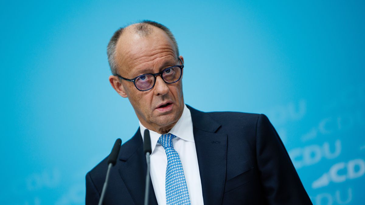 CDU Executive Committee retreat in Berlin
epa13298637 German Chancellor Friedrich Merz speaks during a press conference on the same day of a Christian Democratic Union (CDU) leadership retreat at the party's headquarters Konrad-Adenauer-Haus in Berlin, Germany, 12 October 2026. The CDU leaders met for a two-day party retreat from 11 to 12 October 2026 in Berlin.  EPA/CLEMENS BILAN 
Dostawca: PAP/EPA.
CLEMENS BILAN
Christian Democratic Union, Executive Committee Retreat, parties, CDU