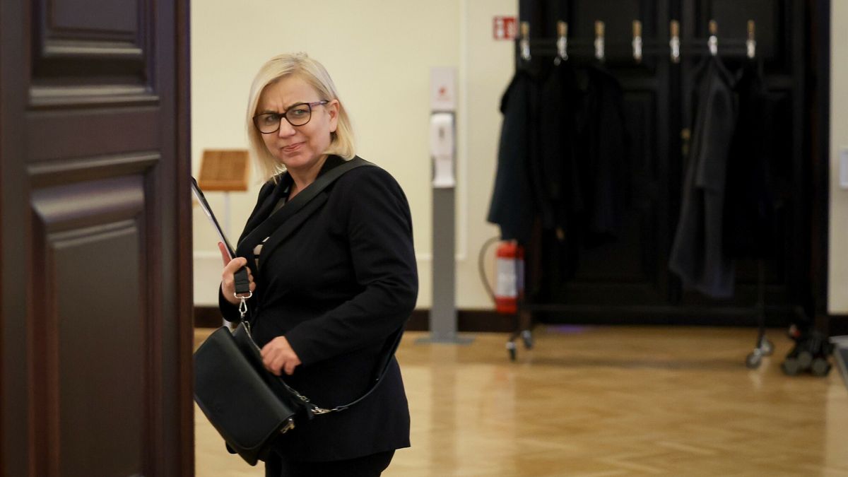 Paulina Hennig-Kloska w trakcie pierwszego posiedzenia rządu Donalda Tuska