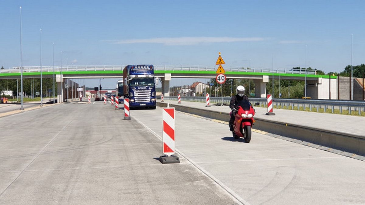 Kierowcy mogą już korzystać z docelowej betonowej jezdni w kierunku Lublina.