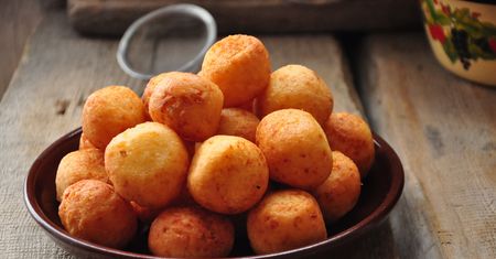 Prosty przepis na pączki bezglutenowe. Zrobisz je błyskawicznie