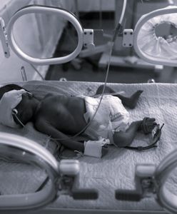 Skazani bez rozprawy. Więzienie dla rodziców po śmierci niemowlaka