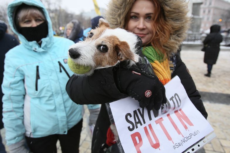 Najpierw Rosja zaatakowała Ukrainę. Teraz mówi o "zgodzie na rozmowy"