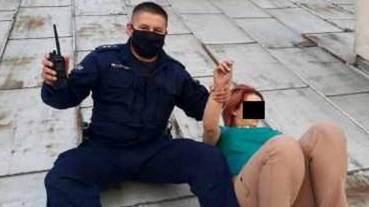 Kobietę schwytano na dachu