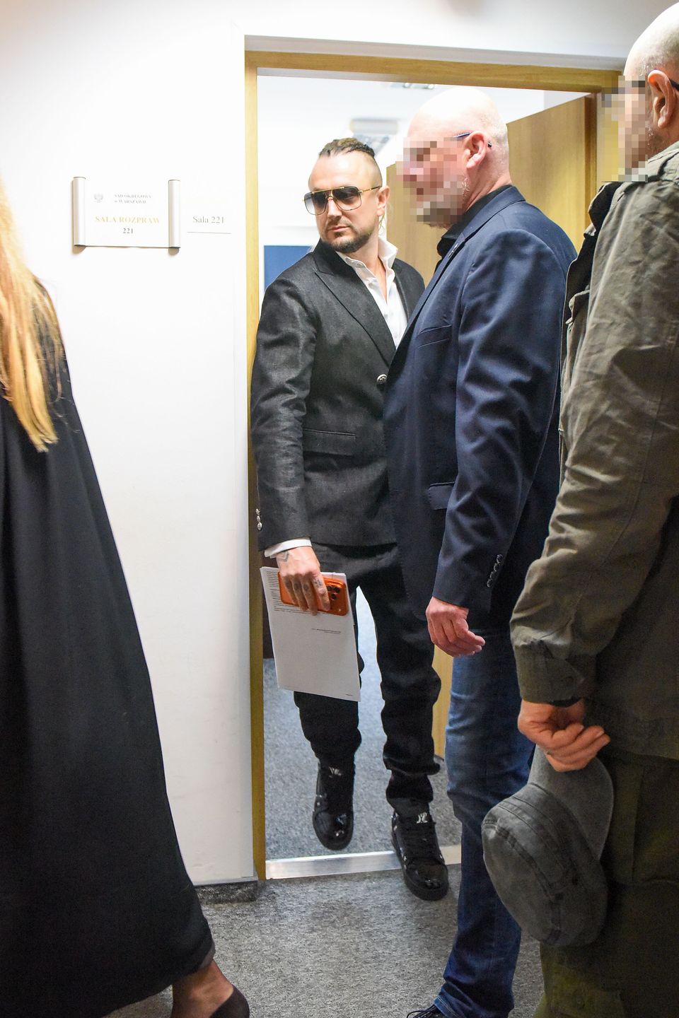 Sandra Kubicka i Baron w sądzie