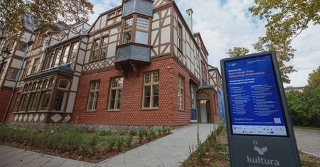 Artystyczne stypendia i pamięć o twórcy słownika języka polskiego