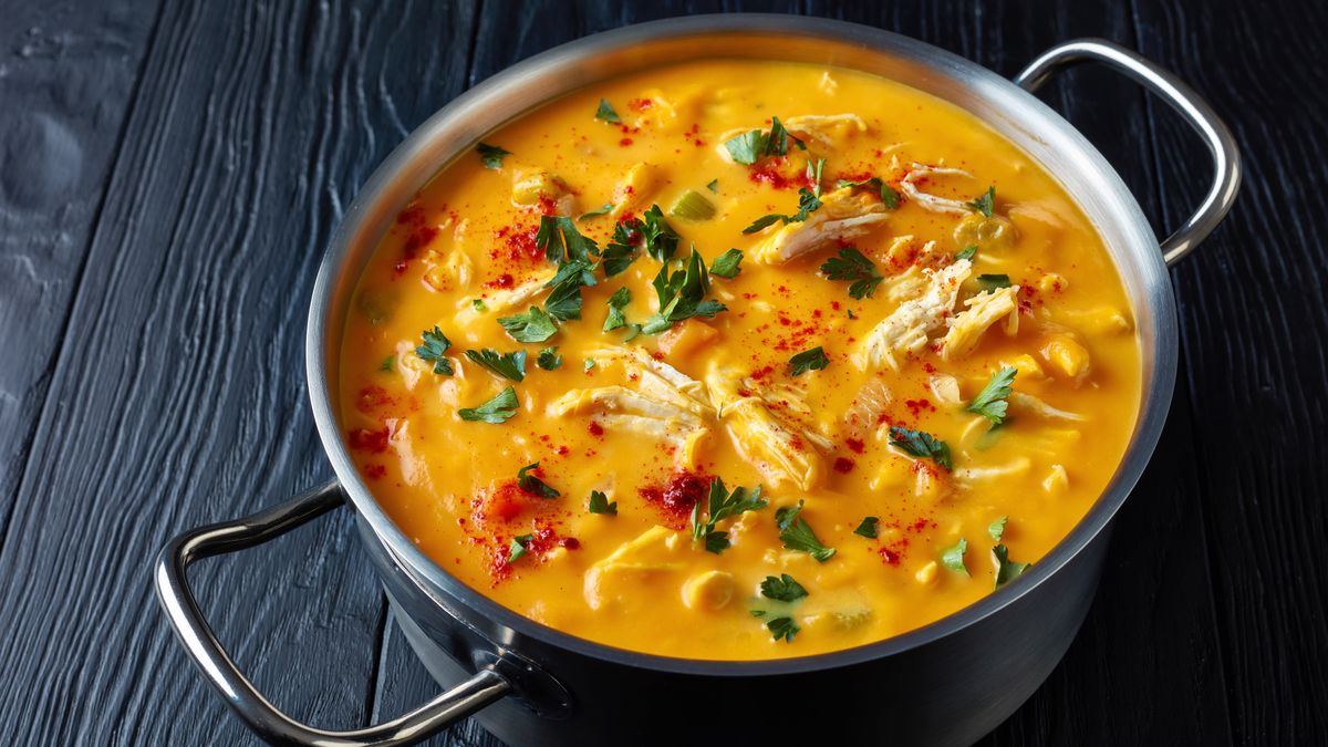 Zupa dyniowa z aromatycznymi przyprawami i kurczakie