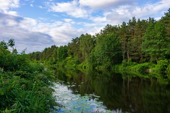 Warszawa: Przedłuża się budowa wielkiego parku. Mieszkańcy wyczekują