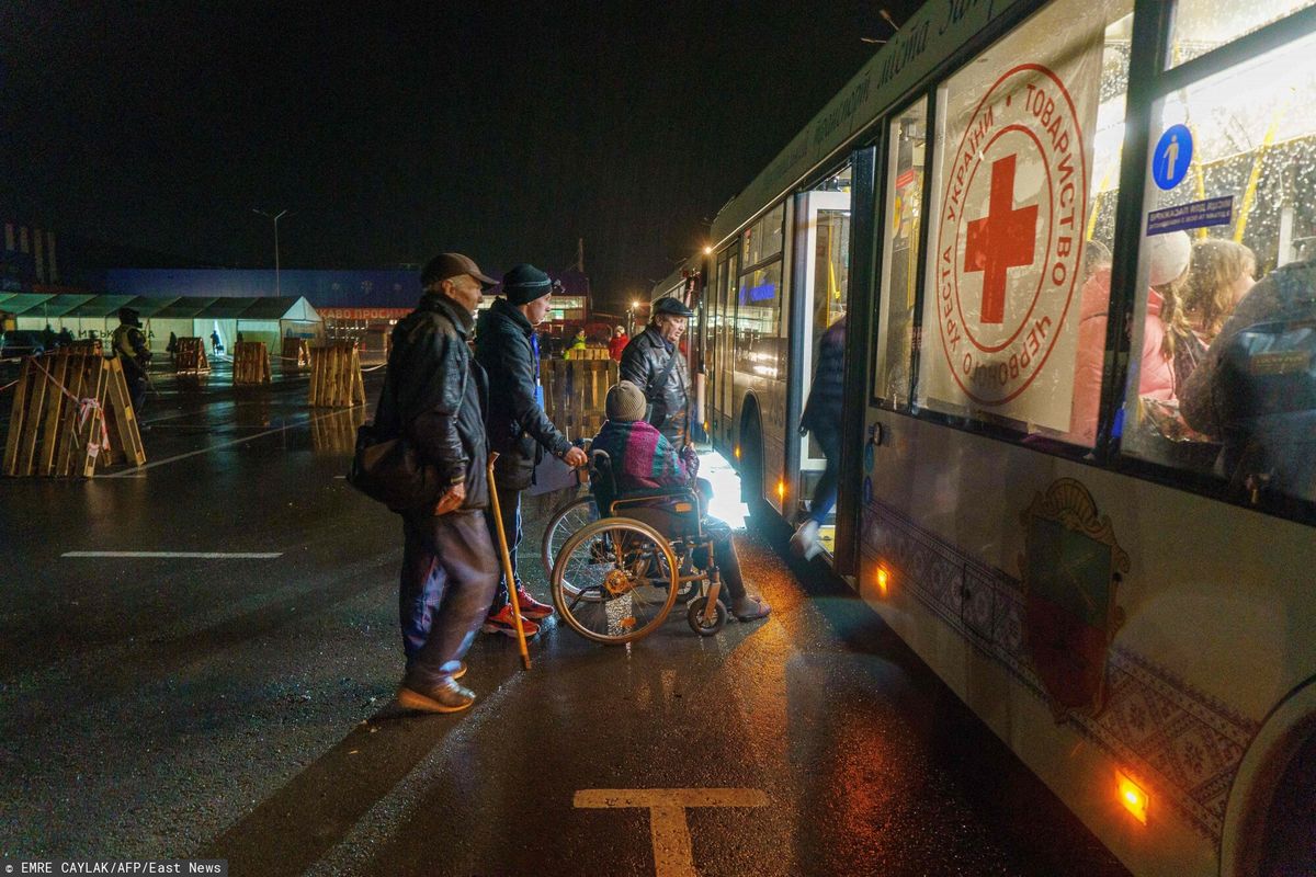Rosjanie uprowadzili kierowcę autobusu ewakuacyjnego. "Wykorzystali go w celach propagandowych" 